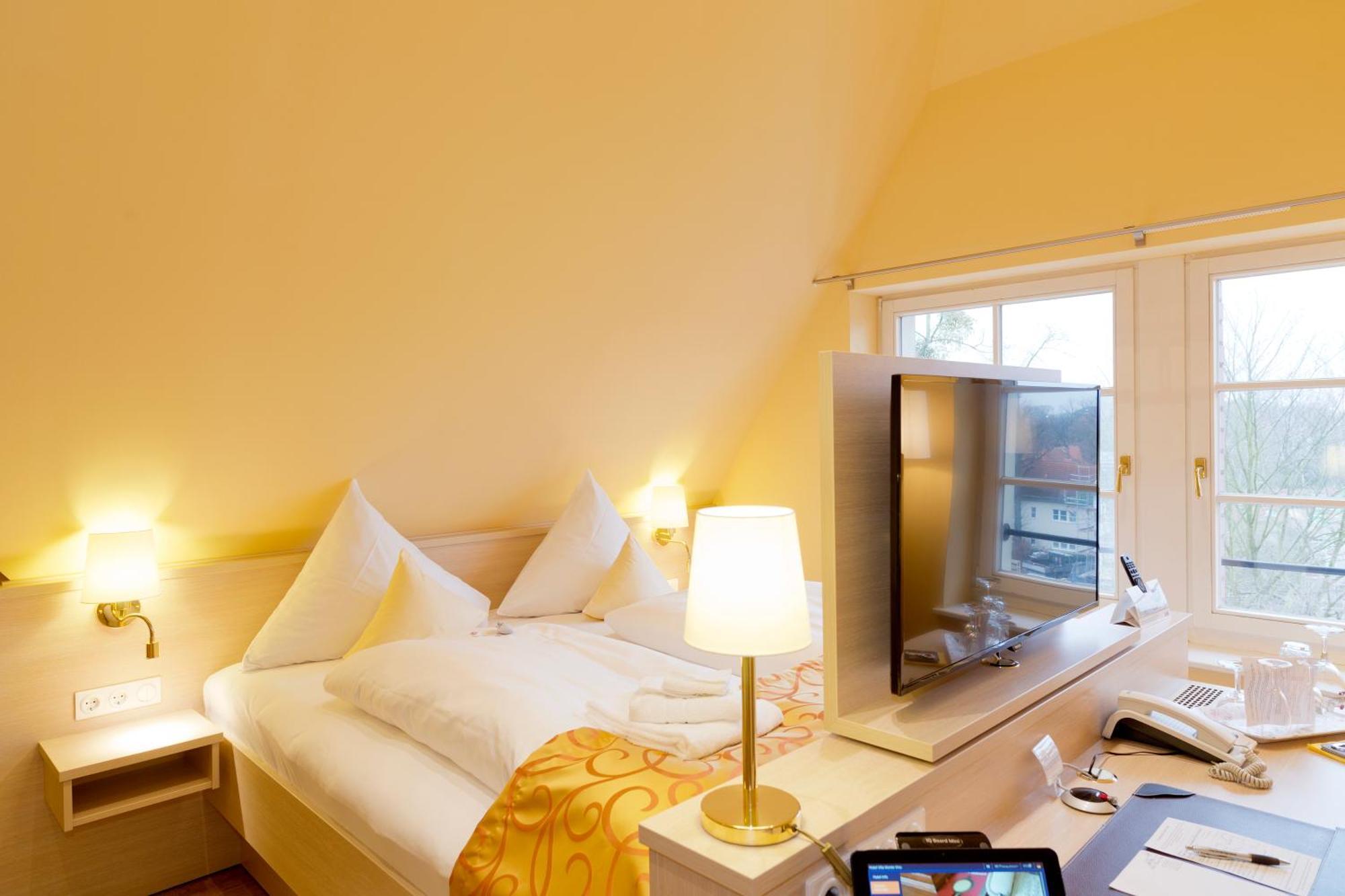 Hotel Villa Monte Vino Потсдам Экстерьер фото