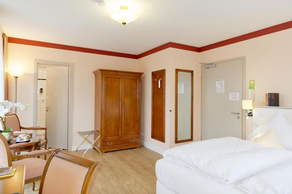 Hotel Villa Monte Vino Потсдам Экстерьер фото